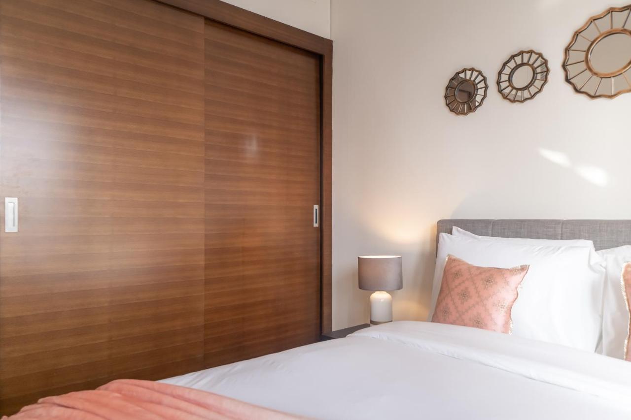 Higuests - Spacious Apt For 5 With Spectacular Marina Views Дубай Экстерьер фото